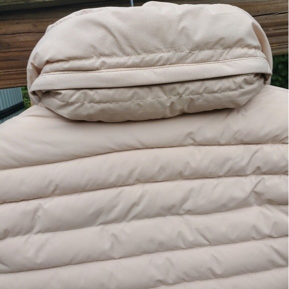 NWT BCBGMAXAZRIA Buttermilk Women's Large Puffer Coat - Picture 5 of 15